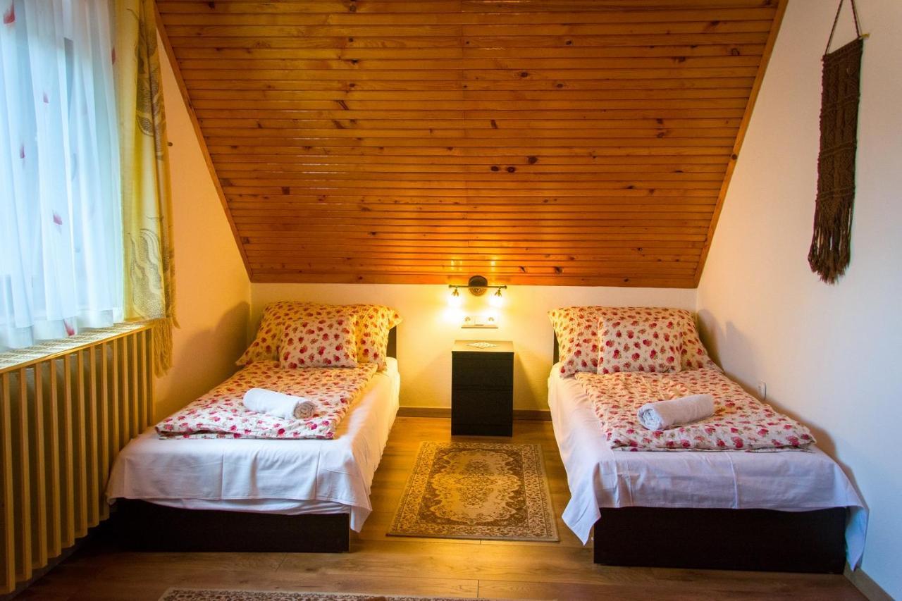 Huszár vendégház Orvenyes Extérieur photo