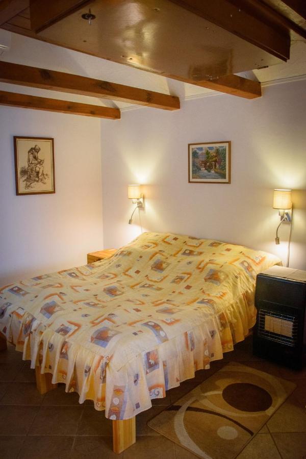 Huszár vendégház Orvenyes Extérieur photo